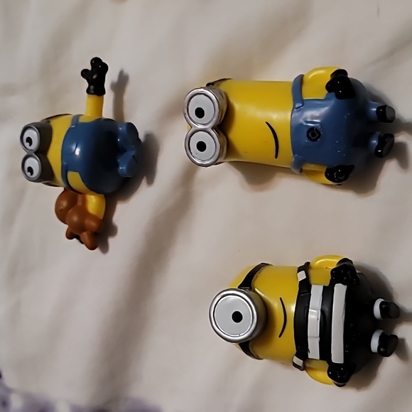 Set of 30 Minions (small) Figurines - Picture 10 of 17